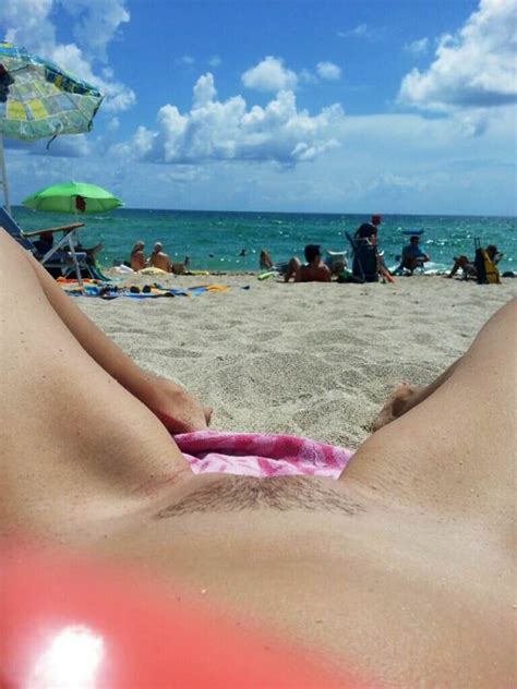 Free Nude Beach Pics