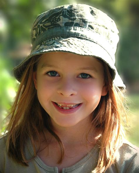 girl  hat  photo  freeimages