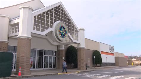 mall  johnson city reopens  shoppers   stores  closed wjhl tri cities news