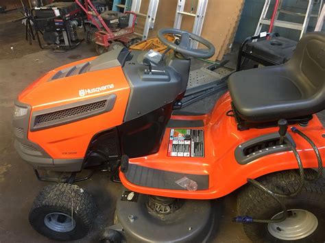 Husqvarna Yta18542 18 5 Hp Automatic 42 In Riding Lawn Mower Like New