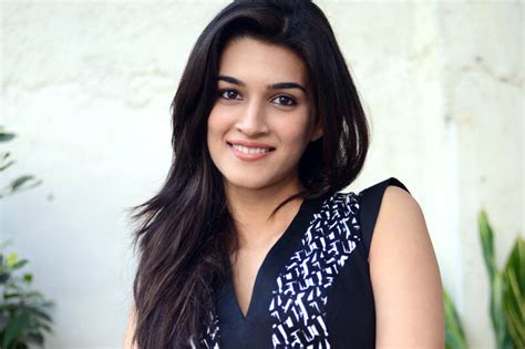 kriti sanon latest full hd wallpapers hot and sexy 2018