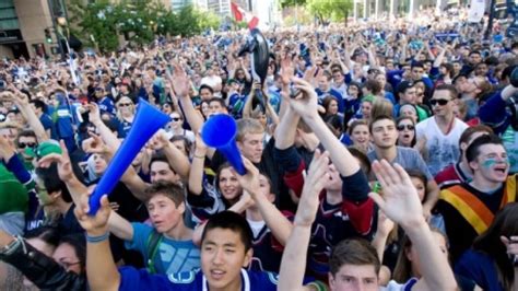 Vancouver Canucks Bandwagon Fans Come Out For Nhl Playoffs Cbc News