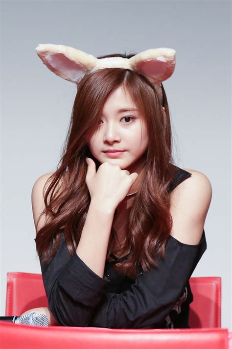 [appreciation] tzuyu is prettier than your favorite idol official emanresu™ appreciation thread