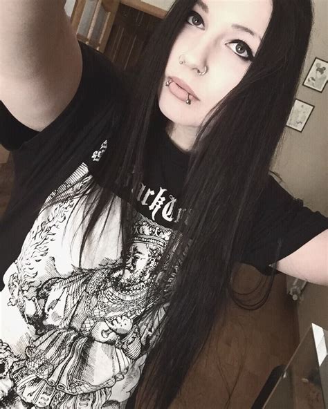 Black Metal Girl Metal Girl Outfit Metal Girl Style Heavy Metal Girl