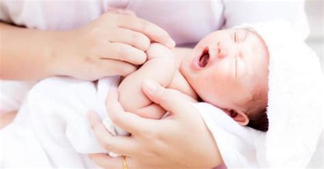 Susu Ibu Vaksin Pertama Semulajadi Anak Simpanan Pula