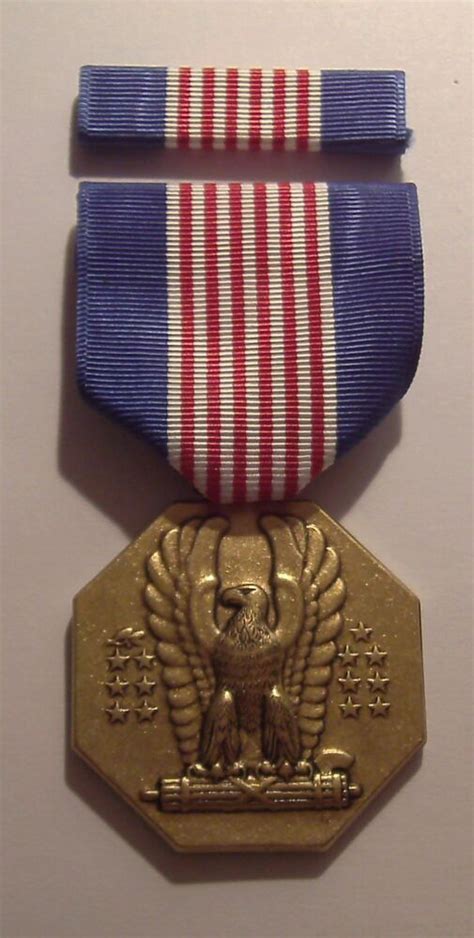 U S Soldier S Medal Military Medal With Ribbon Ebay