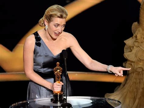 Kate Winslet Deliberately Didn T Thank Harvey Weinstein When She Won An