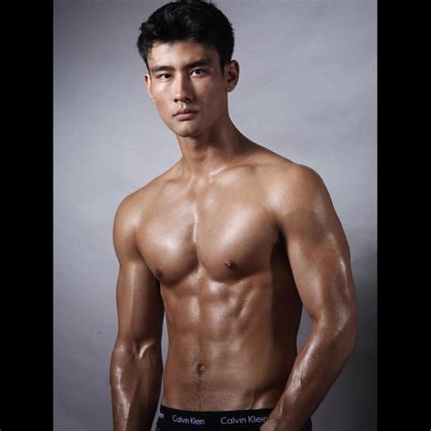 the first asian male doctor on grey s anatomy is making our hearts race