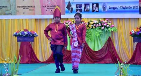 Baju Adat Boalemo, pemkab malra gelar lomba fashion show pakaian adat