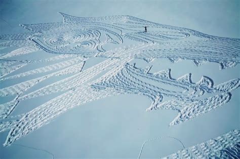 this man used 32 5 kilometres of snow as a canvas for his awesome game