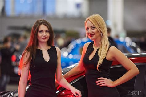 2015 Moscow Tuning Show Go Go Dancing Girls And American
