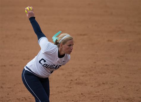Cougar Softball Buckles Under Ncaa Tournament Pressure The Daily Universe