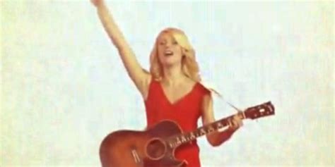 gwyneth paltrow bursts into song in country strong trailer metro news