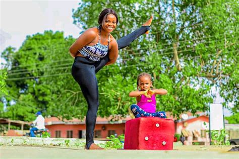 Meet The 23 Year Nigerian Female Contortionist With Super Flexible