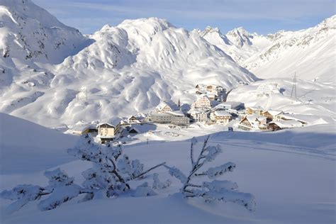wintersport sankt anton  arlberg met  km pistes tui