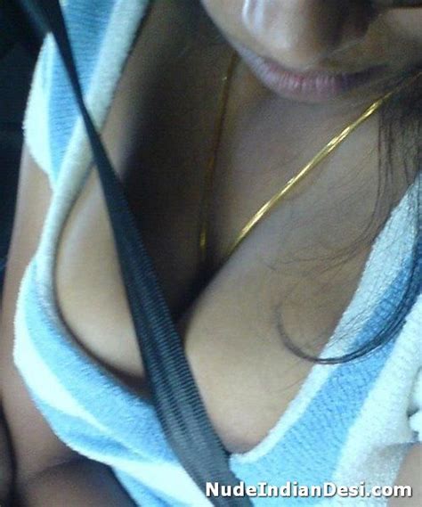 indian aunty cleavage mega porn pics