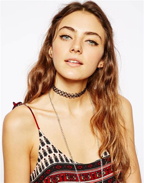 Choker Necklaces Are A Trend Again Stylecaster