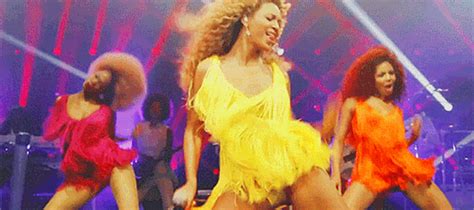 beyonce dancing find and share on giphy