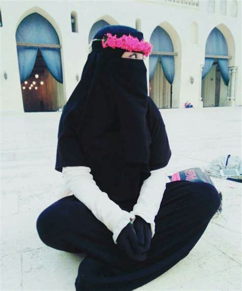 199 Best Niqab Girls With Gloves Images On Pinterest