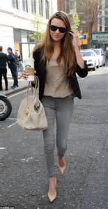 Nadine Coyle Highlights Her Toned Figure In Skinny Jeans Daily Mail