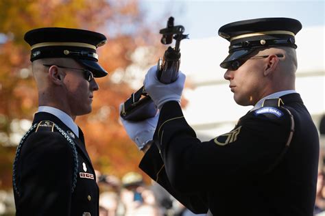 americans commemorate veterans day   country huffpost