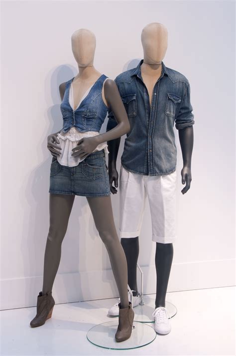 la collection de mannequins en tissu par cofrad mannequins