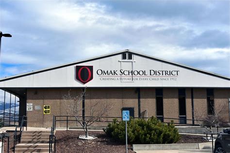 omak seniors earn scholarships community omakchroniclecom