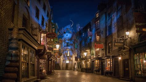 wizarding world  harry potter diagon alley  universal studios orlando florida united