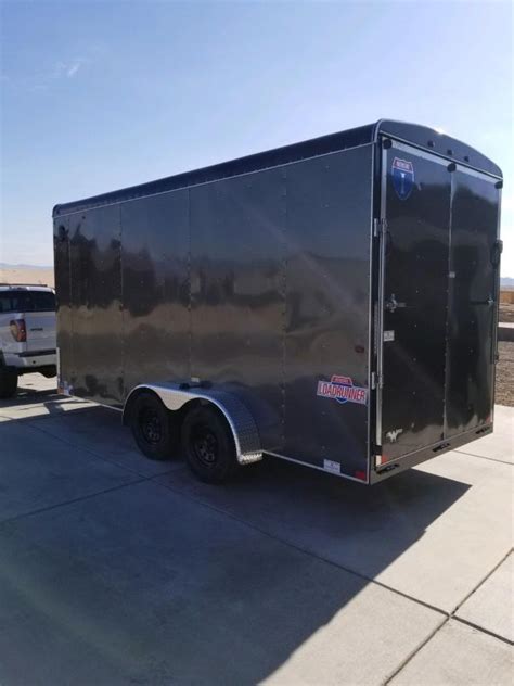 interstate loadrunner    enclosed cargo trailer