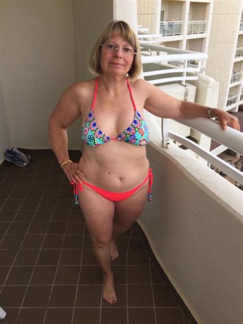 saucyoversixtydating on twitter rt if you love older horny women over60 mature granny