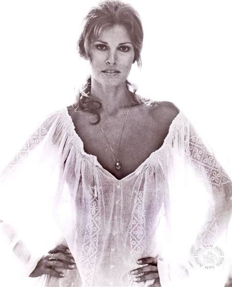 raquel welch sex symbol of the 60s wearing a