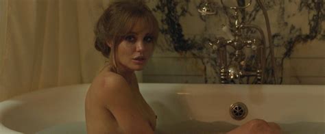 angelina jolie nude 14 photos the fappening