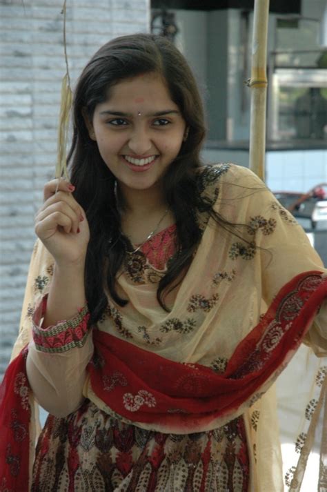 latest movies gallery sanusha actress cute pics