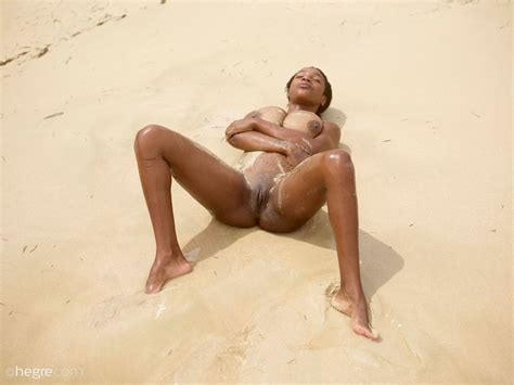 kiky big saggy black tits beach 12 ⋆ pandesia world