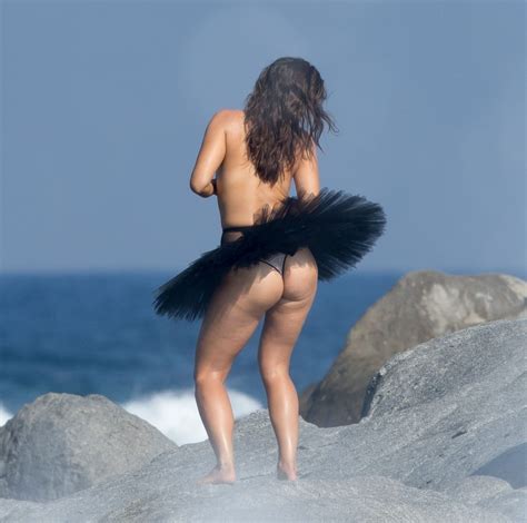 myla dalbesio topless the fappening 2014 2019 celebrity photo leaks