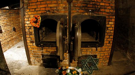 buried letter recounts auschwitz prisoners job  burning bodies