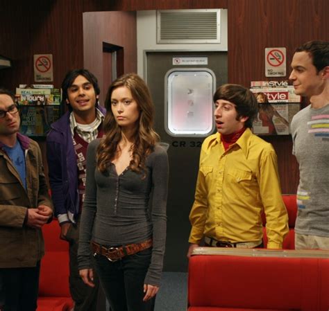 580x550 The Big Bang Theory Bernadette Rostenkowski Raj Koothrappali