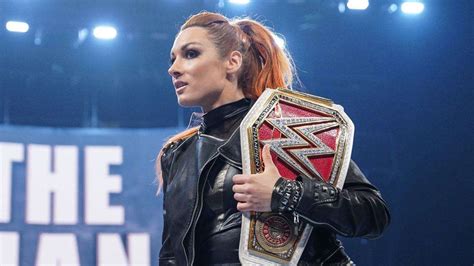 Wwe S Becky Lynch Announces She S Pregnant And Names New
