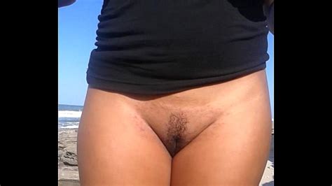 namorada mulata ficando nua na praia xnxx