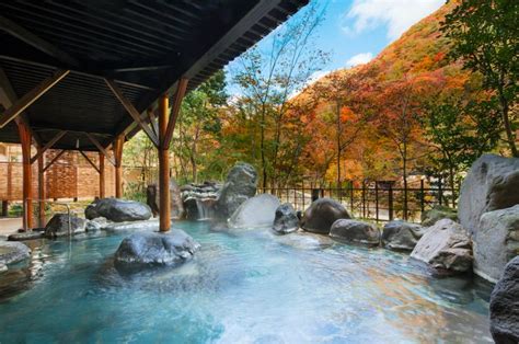 何度でも入りたくなる、絶景露天風呂があるお宿 東京 温泉 露天風呂 絶景 温泉