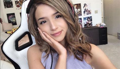 Top 10 Pokimane No Makeup Pictures Why Internet Thinks