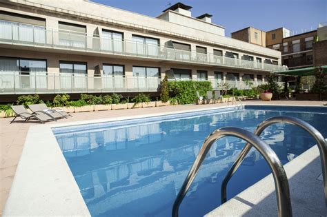 appartementen met een gemeenschappelijk zwembad  barcelona barcelona home blog