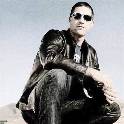 Pin By Faded Sparks On Matthew Fox Matthew Fox Handsome Beautiful Smile