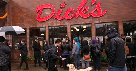 Dick’s Website Crashes As Thousands Cast Votes For New Restaurant