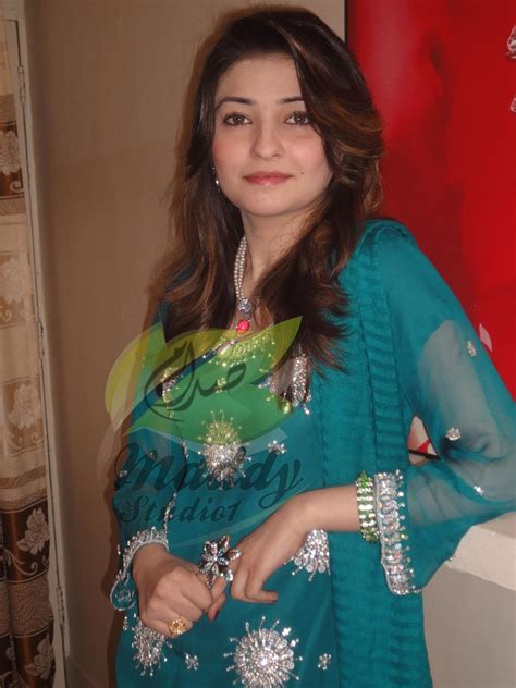 pakistani sexy actress pashto singer gul panra new pictures