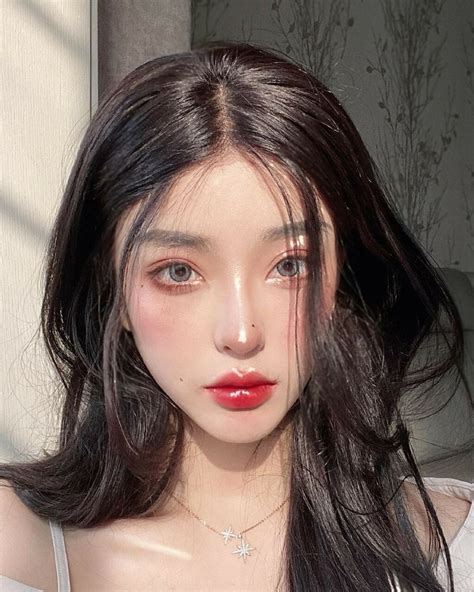 Pin By Hina ω ♡︎ On 좋아 Market In 2021 Korean Makeup Look Light