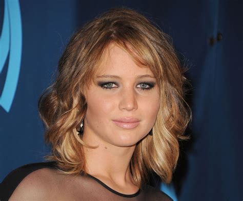 have you seen jennifer lawrence s ultra chic new haircut