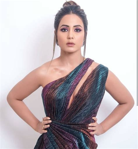Hina Khan Looks Hottie At Indian Telly Awards 2019 Wins Best Female