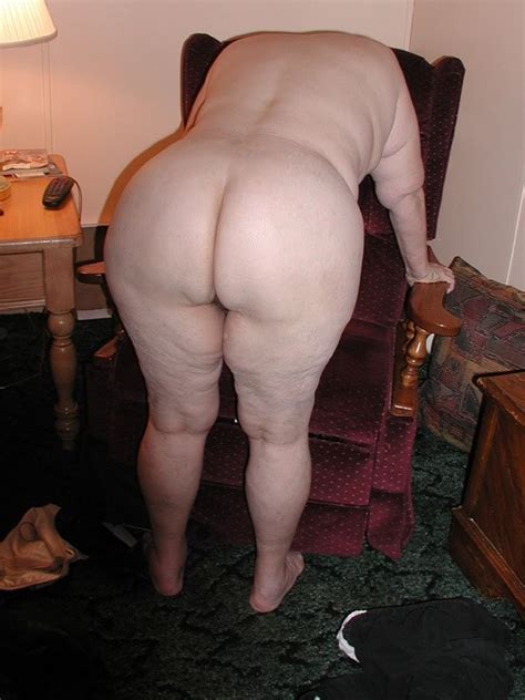 old fat granny striping and spreading wide her large hairy twat pichunter