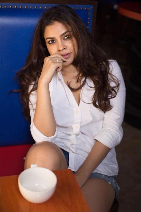 sumona chakravarti hot navel pictures new hd images downloads